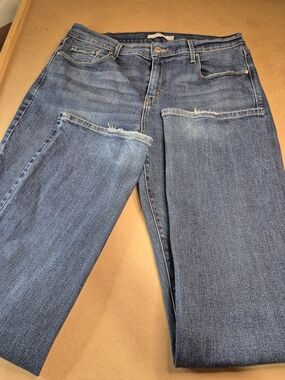 Levi's Women's Straight-Leg Jeans in Medium Blue Wash